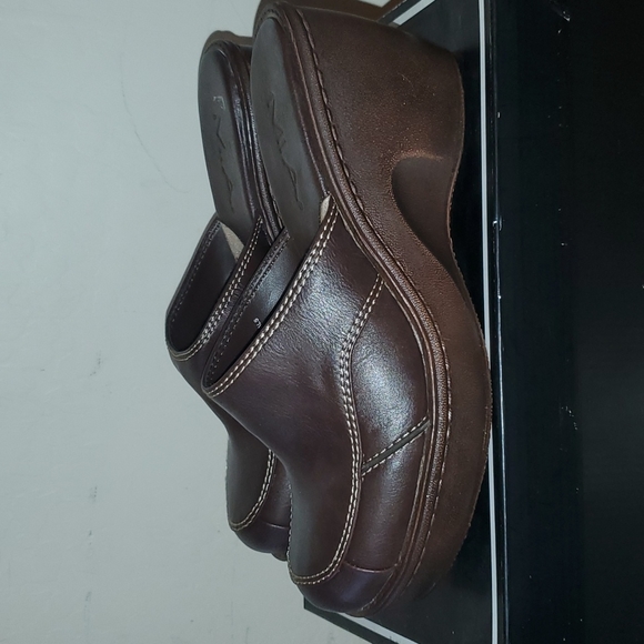 MIA MADGE wedges size 8M brand new in box - Picture 3 of 6